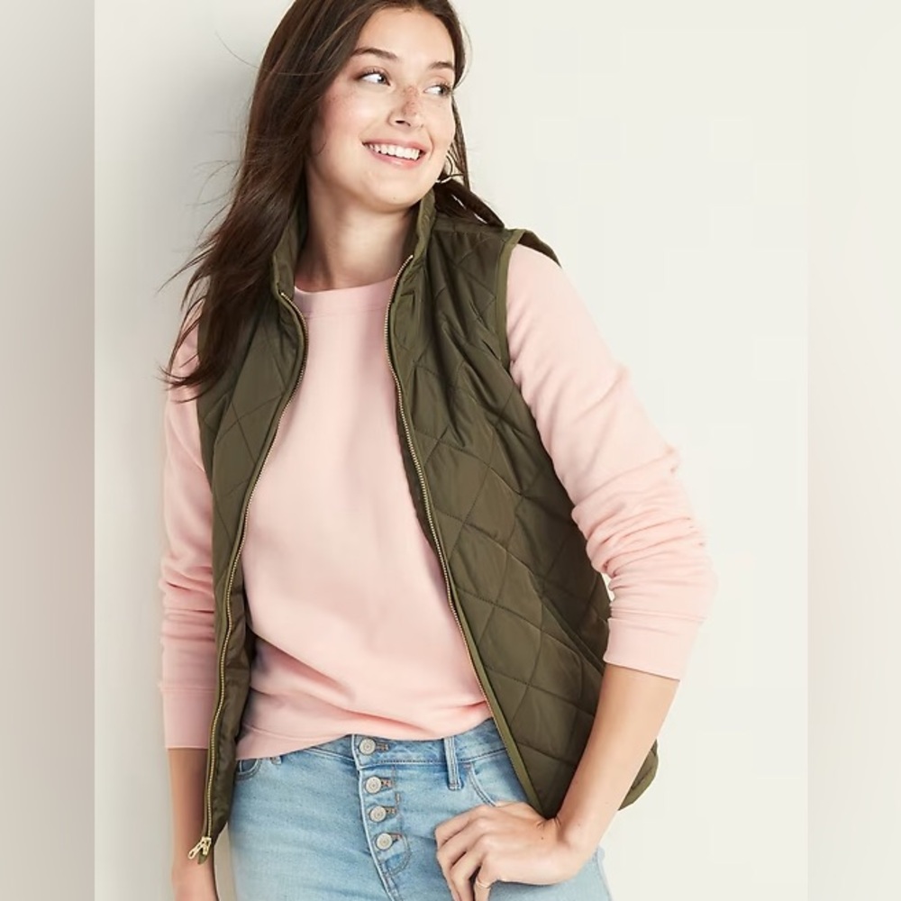Old Navy Lightweight Diamond-Quilted Zip-Front Vest